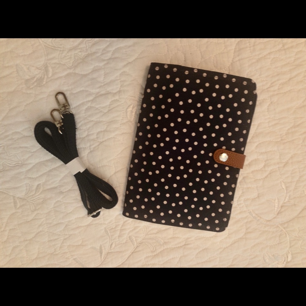 Thirty-one crossbody wallet nwot